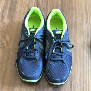 Nike boys shoes dual fusion